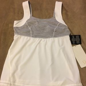 NWT Lululemon Chase Me Tank. Size 6